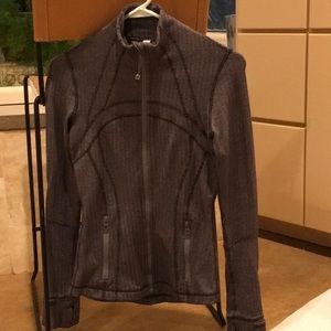 Cute lululemon herringbone grey jacket!